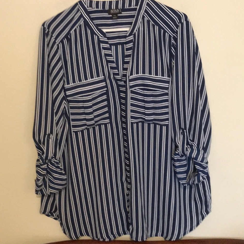 Flattering vertical striped navy and white top with front pockets by a.n.a!